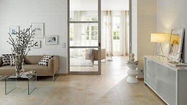 Diese Fliesen von Steuler sehen nur aus wie aus Sandstein, es ist aber Keramik.  Foto: Deutsche Fliese/Steuler