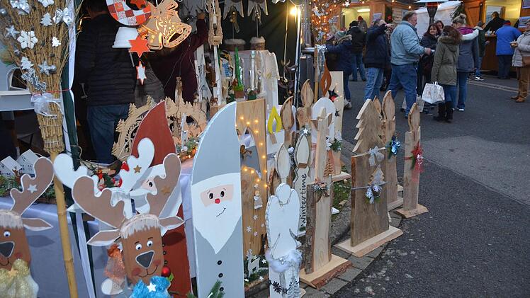 Impressionen vom Weihnachtsmarkt der Lebenshilfewerkstatt Nüdlingen. Foto: Peter Rauch