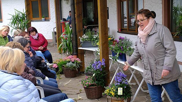 Margot Schottdorf entführte ihr Publikum in die bunte Welt der Balkon- und Kübelpflanzen.  Fotos: Gerd Schaar