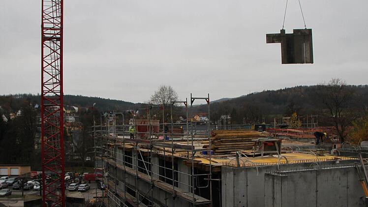 Der Rohbau ist schon so gut wie abgeschlossen.