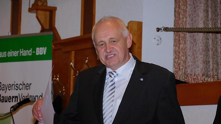 Robert Kiesel ist zum Ehrenkreisobmann ernannt worden. Gerd Schaar