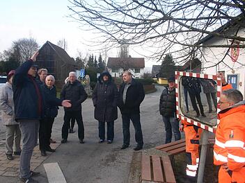Bereits im M&auml;rz 2016 befasste sich der Verkehrssenat mit der Frage, ob ein Verkehrsspiegel im Bereich der Oberlinderstra&szlig;e angebracht werden kann. Damals lehnte das Gremium das Ansinnen ab. In der j&uuml;ngsten B&uuml;rgerversammlung kam das Thema wieder aufs Tapet. Foto:  Martin Rebhan (Archiv)