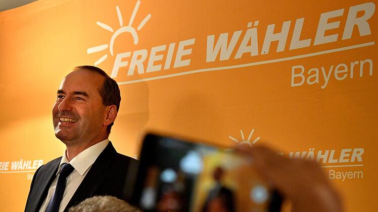Hubert Aiwanger von den Freien W&auml;hlern am Wahlabend der Landtagswahl 2018. Foto: Lino Mirgeler/dpa