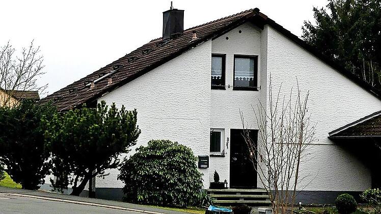 Dieses Haus will der Eigentümer mit einem Voll- und einem Halbgeschoss aufstocken. Dafür ist eine Änderung des Bebauungsplans erforderlich.