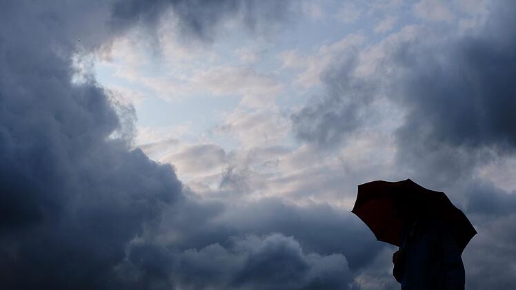 Regen und Wolken