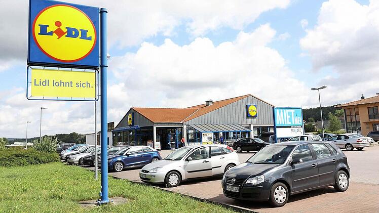 Lohnt sich offenbar nicht mehr in Weismain: Nach 15 Jahren schließt Lidl Mitte 2015 seine Pforten in der Michael-Dechant-Straße. Geplant ist eine neue Filiale im Fachmarktzentrum auf dem Altenkunstadter Baur-Gelände.  Foto: Stefan LUtter