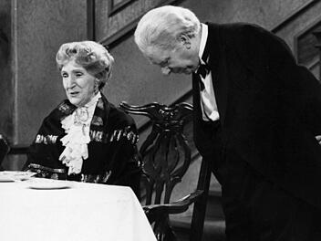 Der Sketch Dinner for One läuft an Silvester 19 Mal im deutschen Fernsehen. Foto: Katrin Pribyl/NDR