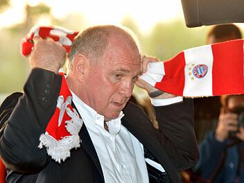 Ex-Präsident des FC Bayern Uli Hoeneß soll an Herzbeschwerden leiden und sich auf der Krankenstation der JVA Landsberg befinden. Ist er schon ab September Freigänger? Foto: Peter Kneffel/dpa/Archiv