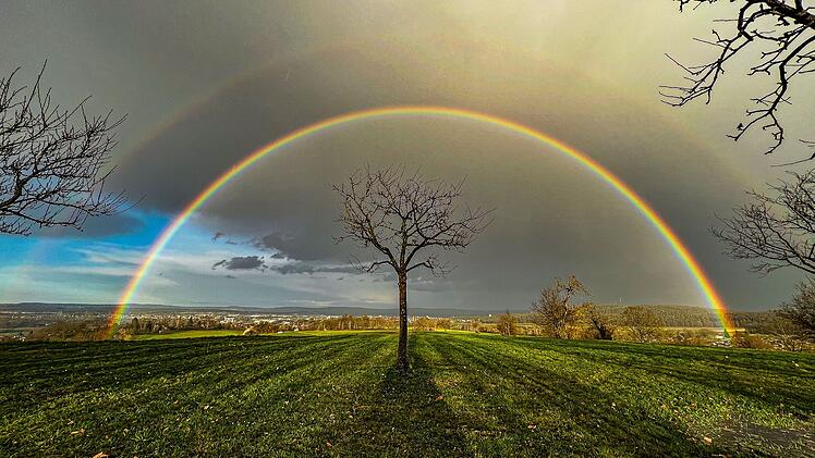 Bamberg: Regen, Sonne und spektakuläre Regenbögen - Video und Bilderstrecke zeigen Wetterphänomen