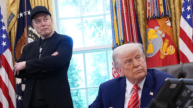 Mit US-Pr&auml;sident Donald Trump (rechts) wei&szlig; Elon Musk einen m&auml;chtigen Mitstreiter an seiner Seite.