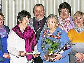 Unser Bild der KAB Wickendorf zeigt von links Rosina Jakob, Diözesansekretärin Maria Gerstner, Vorsitzender Günther Fehn, Hermine Ketterer, Marianne Heinlein und Bernadette Herrmann. Foto: privat