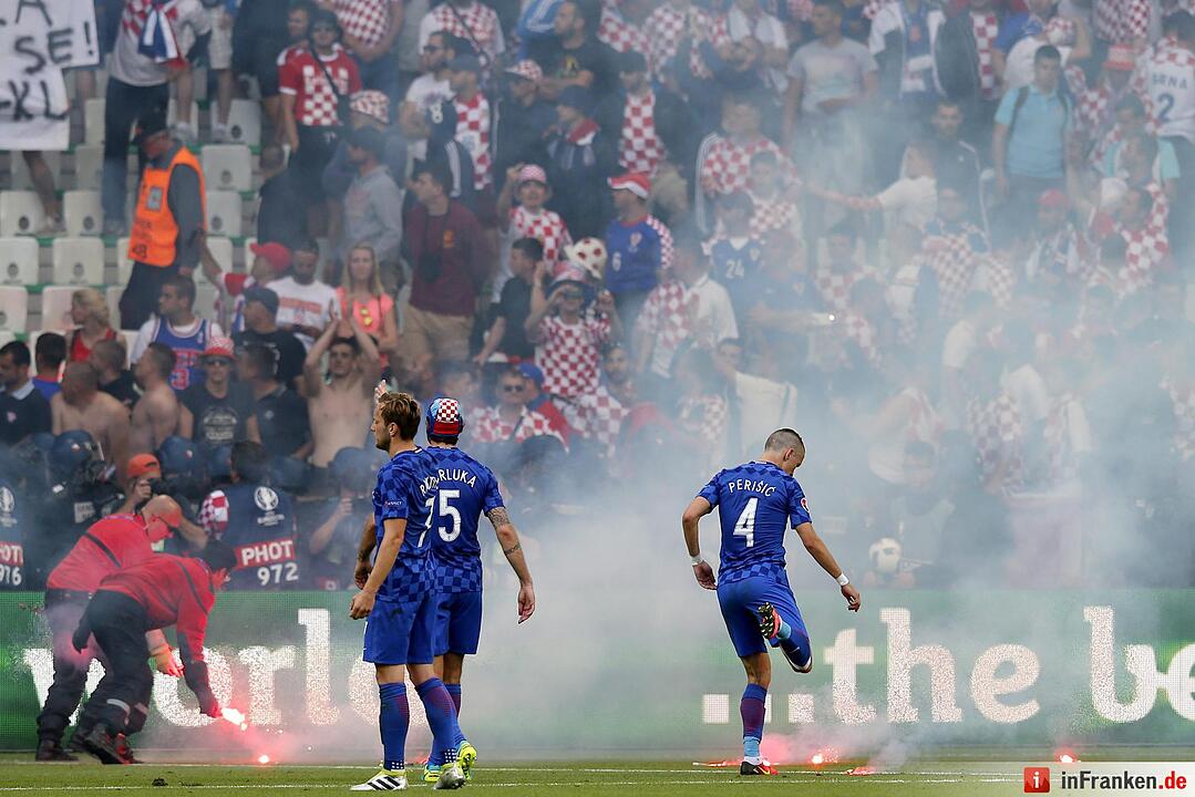 Schwere Fanausschreitungen bei EM-Spiel zwischen Kroatien und Tschechien