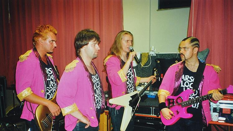 Schmitti, Holmer, Vito C. und Hannes (v. l.) alias J.B.O. rockten Weingarts schon vor 20 Jahren. Repro: Leo Hühnlein