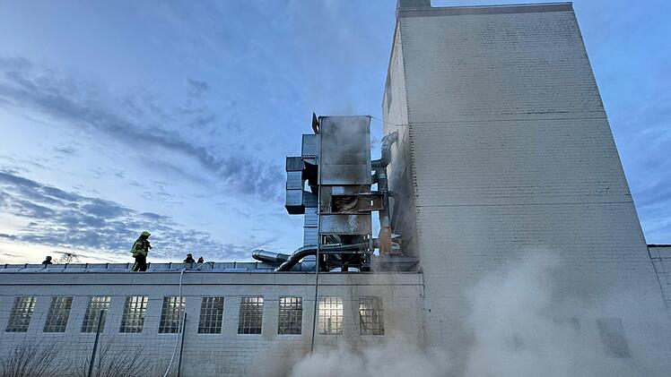 Oberwasungen: Brand in Schreinerei sorgt f&uuml;r f&uuml;nfstelligen Sachschaden