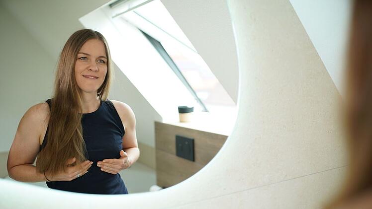 Vanessa ist Tr&auml;gerin einer BRCA2-Genmutation und hat dadurch ein deutlich erh&ouml;htes Risiko, im Laufe ihres Lebens an Brustkrebs zu erkranken.