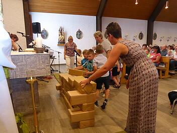 Festgottesdienst für den Reuther Kindergarten  Foto: Heidi Amon
