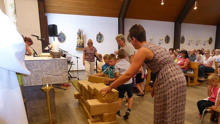 Festgottesdienst für den Reuther Kindergarten  Foto: Heidi Amon