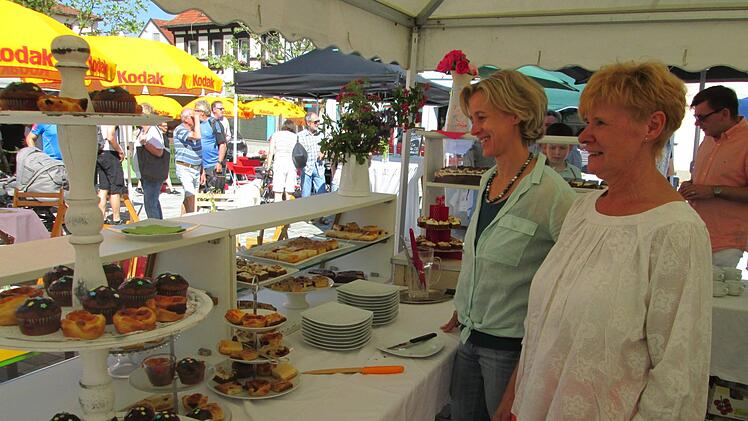 Mit einem Naschmarkt belebte Kulturbunt an einem Maisamstag in diesem Jahr den Viehmarkt. Foto: Archiv/Winfried Ehling