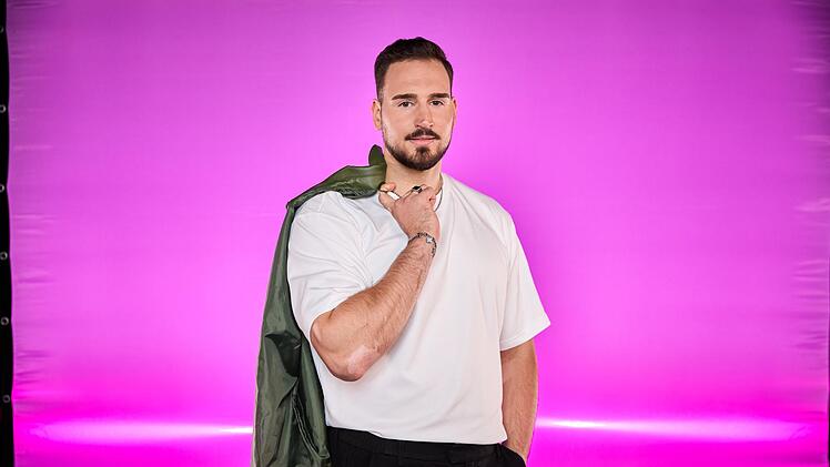 Darf seine Jacke nehmen: Marvin muss als erster die Villa verlassen.