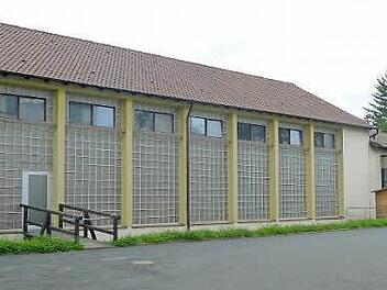 Sorgenkind Schulturnhalle: Die Stadt spart für einen Neubau und hat dafür weitere 200 000 Euro im Haushalt eingeplant. Foto: Dagmar Besand
