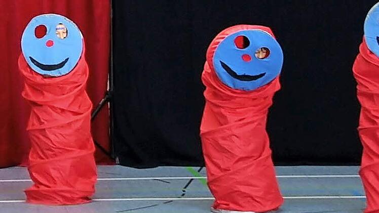 Die Raupengang sorgte durch die tolle Aufführung für einige Lacher und viel Applaus beim Publikum.  Fotos: Johanna Blum