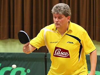 Martin Deffner vom TTC Tiefenlauter gewann gegen den TV Hilpoltstein II zwar seine zwei Einzel und das Doppel mit Jürgen Forkel, doch am Ende zog seine Mannschaft trotzdem mit 7:9 den Kürzeren. Foto: Horst Marr