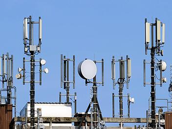 Ein Antennenwald wie in  diesem Bild steht den Bewohnern von Kirchlautern und Neubrunn sicher nicht bevor.  Wohl aber plant die Deutsche Telekom, in der Gemeinde Sendeanlagen zu errichten.Carsteh Rehder, düa