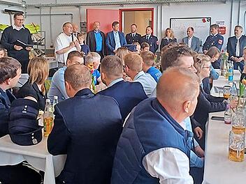 Gute Stimmung herrschte bei der Einweihung des neuen Feuerwehrhauses in Weingarts.