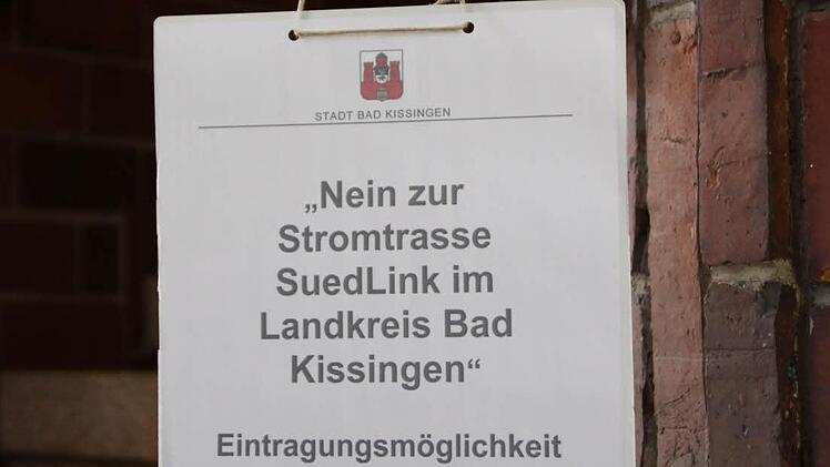 In den Rathäusern des Landkreises liegen die Listen zum Eintragen aus. Fotos: Carmen Schmitt