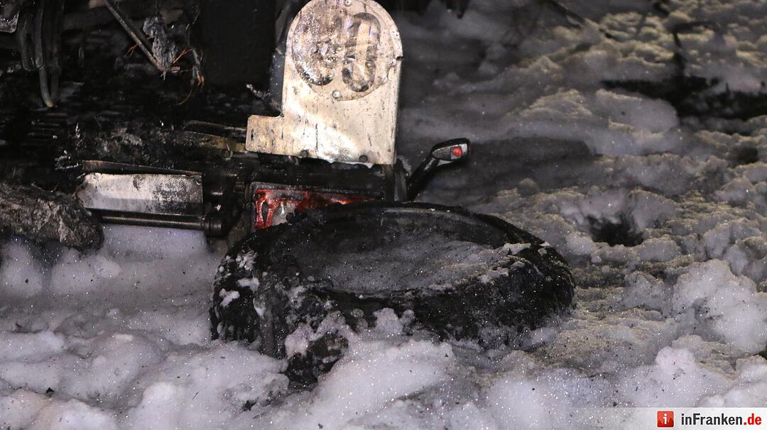 Lkw fängt auf A6 bei Herriden Feuer