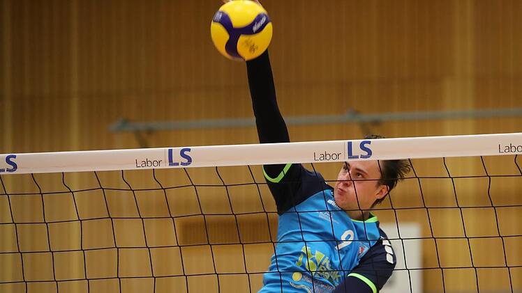 Freute sich über die MVP-Auszeichnung beim 3:1-Sieg in Dresden: Nils Rehmeier. Foto: Jens Feistel/Archiv