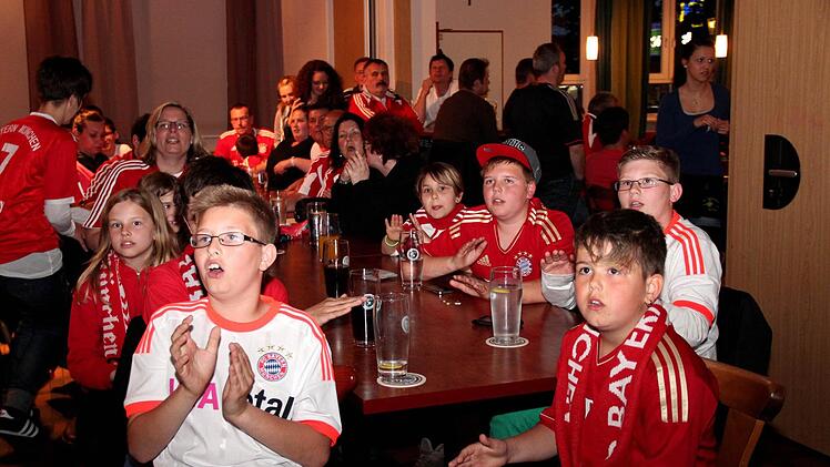 Die jungen Anfeuerer