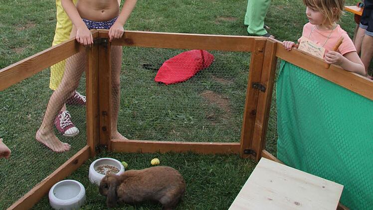 Auch der Widderhase mit den witzigen Hängeohren kam bei den Kids gut an. Foto: Sonja Adam