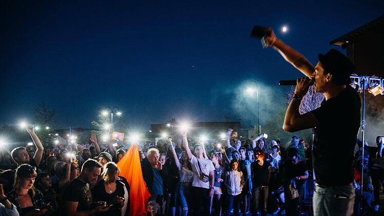 Viel Musik  stand auf dem Programm bei der AfD-Gegendemo in Stegaurach. Foto: Marian Lenhard