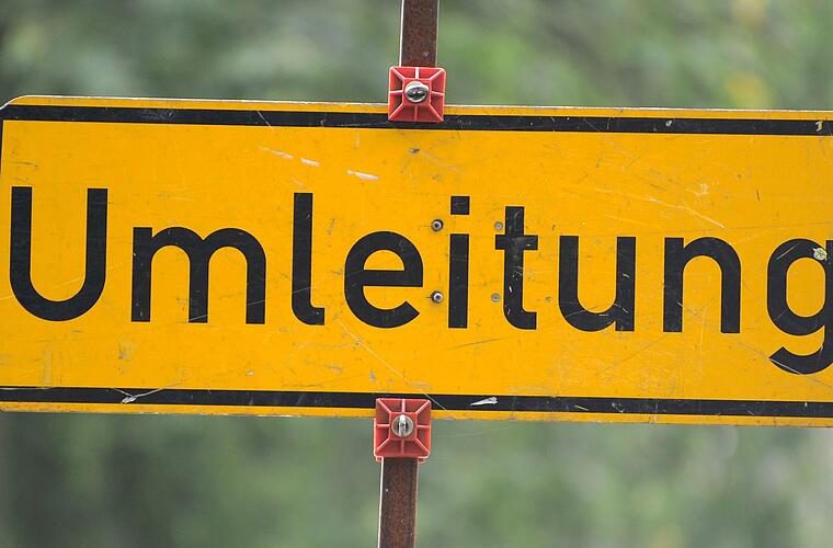 Weichendorf: Straße wird wegen Dachsanierung vollgesperrt