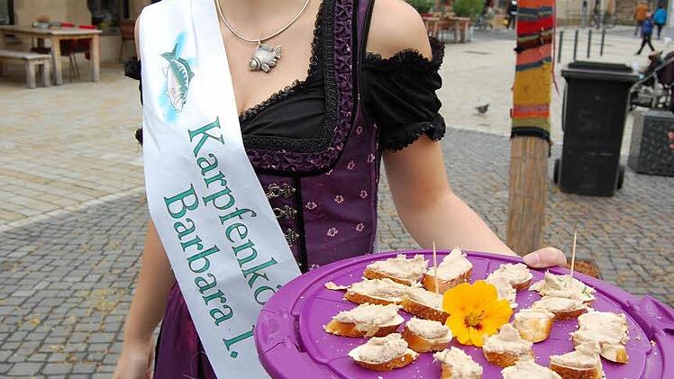 Karpfenkönigin Barbara I. machte Werbung für den Aischgrund.
