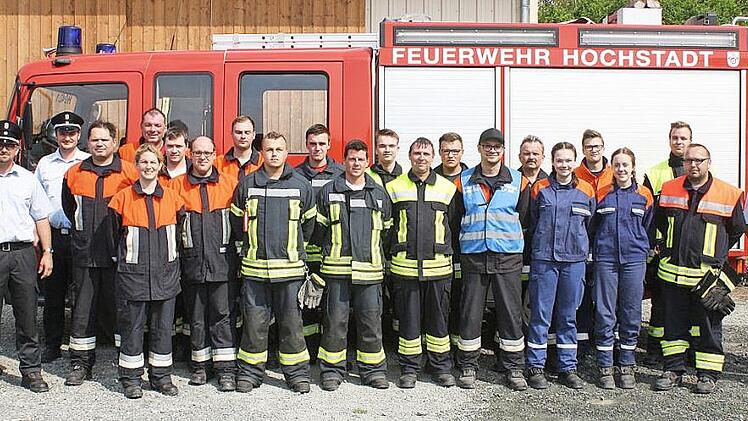 Gut aufgestellt: Die Hochstadter Floriansjünger absolvierten die Leistungsprüfungen mit Bravour. Foto: Werner Habuer