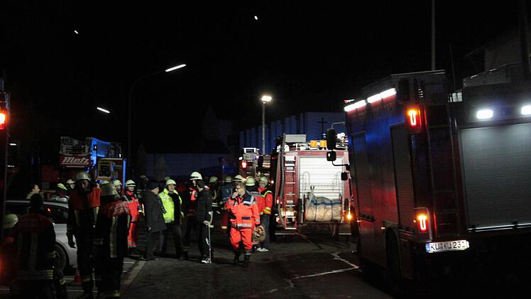 Einsatz bei der Flüchtlingsunterkunft am Hundsanger.  Foto: Jürgen Gärtner