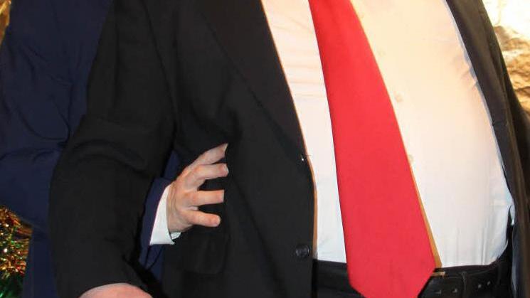 Jürgen Peter als Donald Trump lässt Landrat Klaus Peter Söllner nicht aufs Bild. Foto: Jürgen Gärtner
