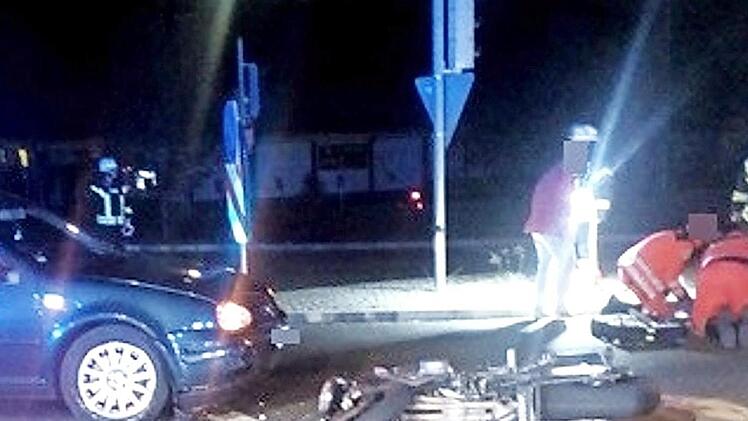 Der Motorradfahrer wurde bei dem Zusammenprall verletzt.  Foto: sae
