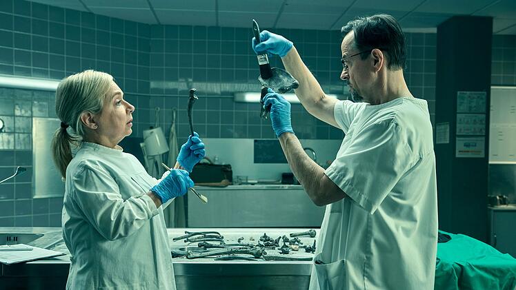 Um herauszufinden, wer nun wirklich das Fahrrad erfunden hat, exhumieren Silke Haller (ChrisTine Urspruch) und Professor Boerne (Jan Josef Liefers) eine Leiche.