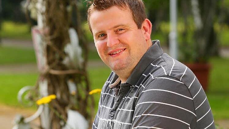 Bauer Sebastian aus dem Kreis Lichtenfels empfängt seine Auserwählte Ines. Foto: RTL / Stefan Gregorowius