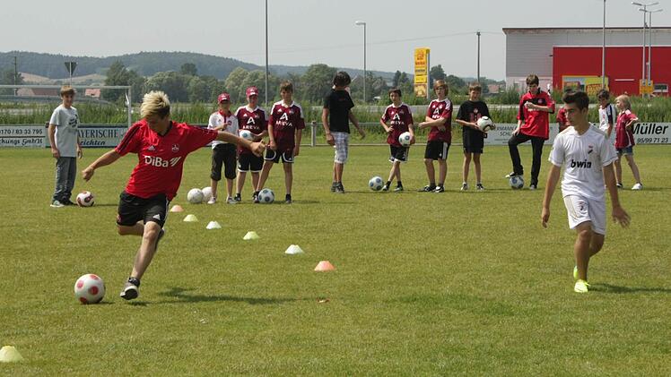 Nico Geyer von der Mühlhausener Mittelschule spielt in der U13 des 1. FC Nürnberg.