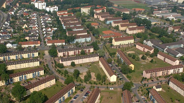 Der Bund will die amerikanischen Wohngebiete, im Bild die Ahornstraße,  frei verkaufen. Die Stadt fühlt sich dadurch ausgebootet. Foto: Ronald  Rinklef