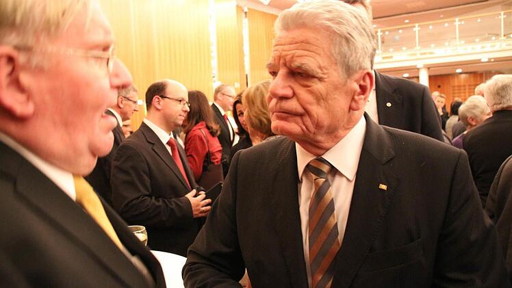 Michael Schadeberg, ehemals Pastor in St. Moriz, berichtete Gauck, dass beide gleichzeitig in Rostock studierten.