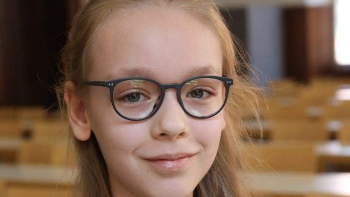 Melanie (10) aus Bamberg: "Wir haben ein Experiment gemacht und sollten  entscheiden, wen wir in unseren Fußballverein aufnehmen: Emil oder Moritz. Wir haben uns für Emil entschieden. Obwohl dann raus kam, dass Moritz viel mehr kann. Man muss mehr reden in der Gruppe!"  Foto: Barbara Herbst