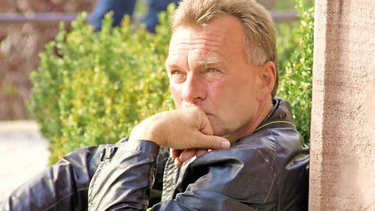 Manfred Kern stellt sein neues Buch "Meine Oma" bei einer Lesung in Coburg vor. Foto: Markus Manfred Jung