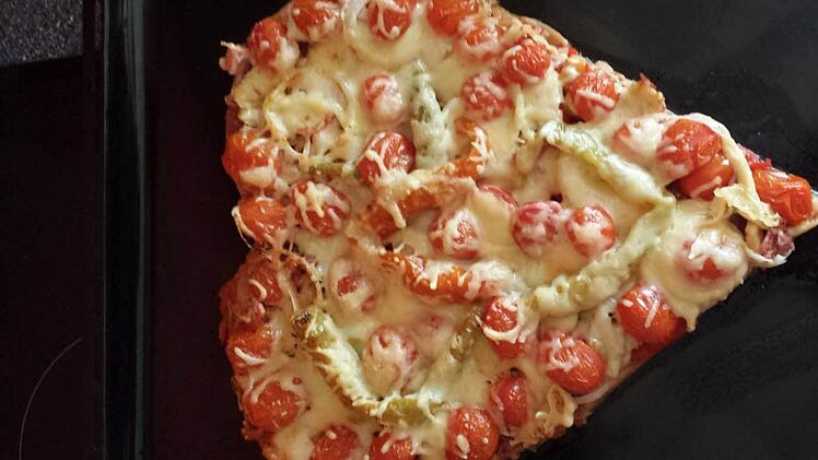 Auch mal eine lustige Idee: Ein Herz aus Pizza zum Valentinstag. Foto: Bernhard Merlein