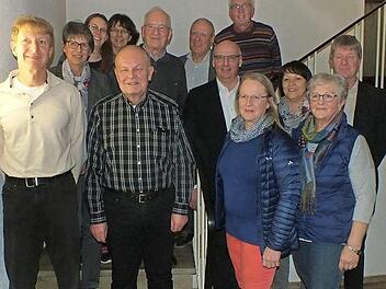 Dieter Lohmaier (hinten 2, v. r.) ist der Nachfolger von Georg Mundt (vorne 2. v. l.) als Vorsitzender der Kolpingsfamilie. Foto: privat