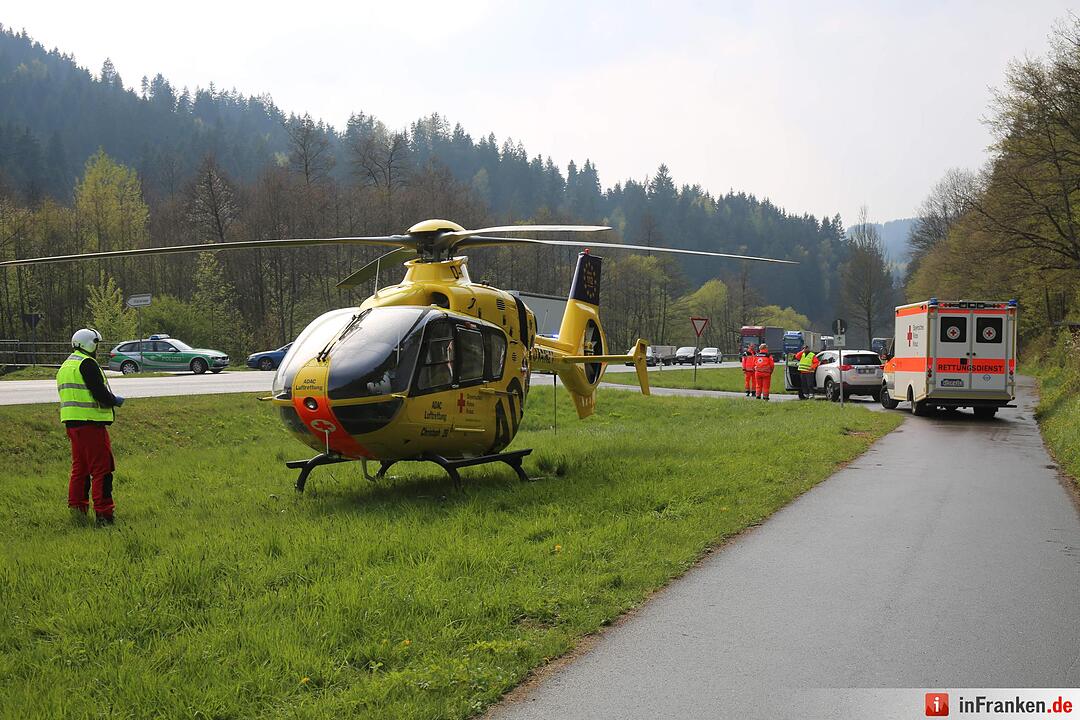 Frontalzusammenstoß bei Wallenfels: Eine Person schwer verletzt